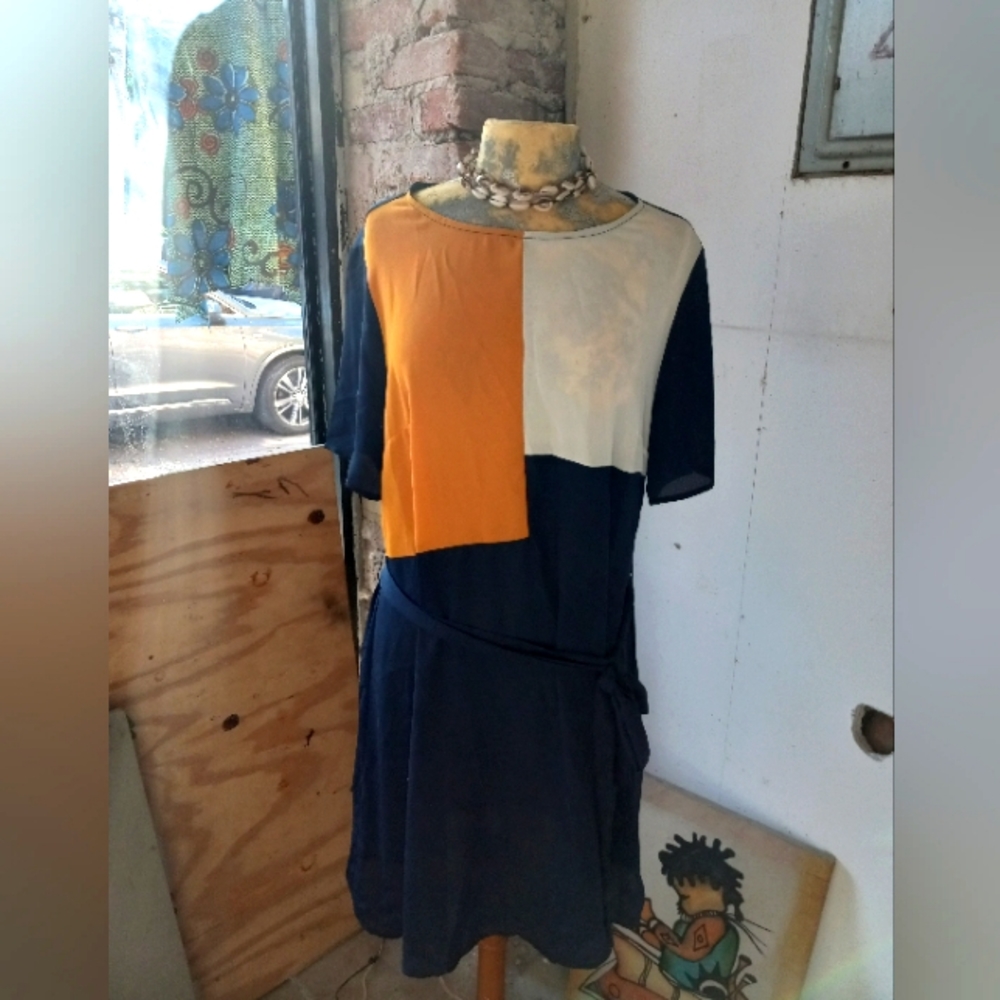 Dress 3 Colors with Tie around Waist & Button @the Back Top